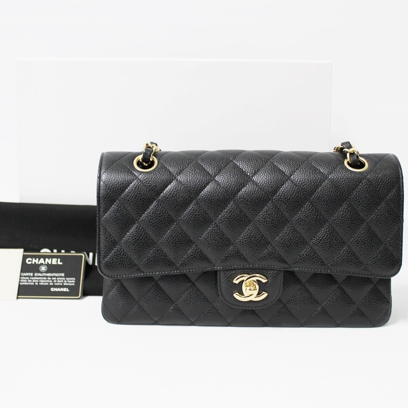 シャネルのバッグをより高く売るためのチェーンや金具のお手入れ方法